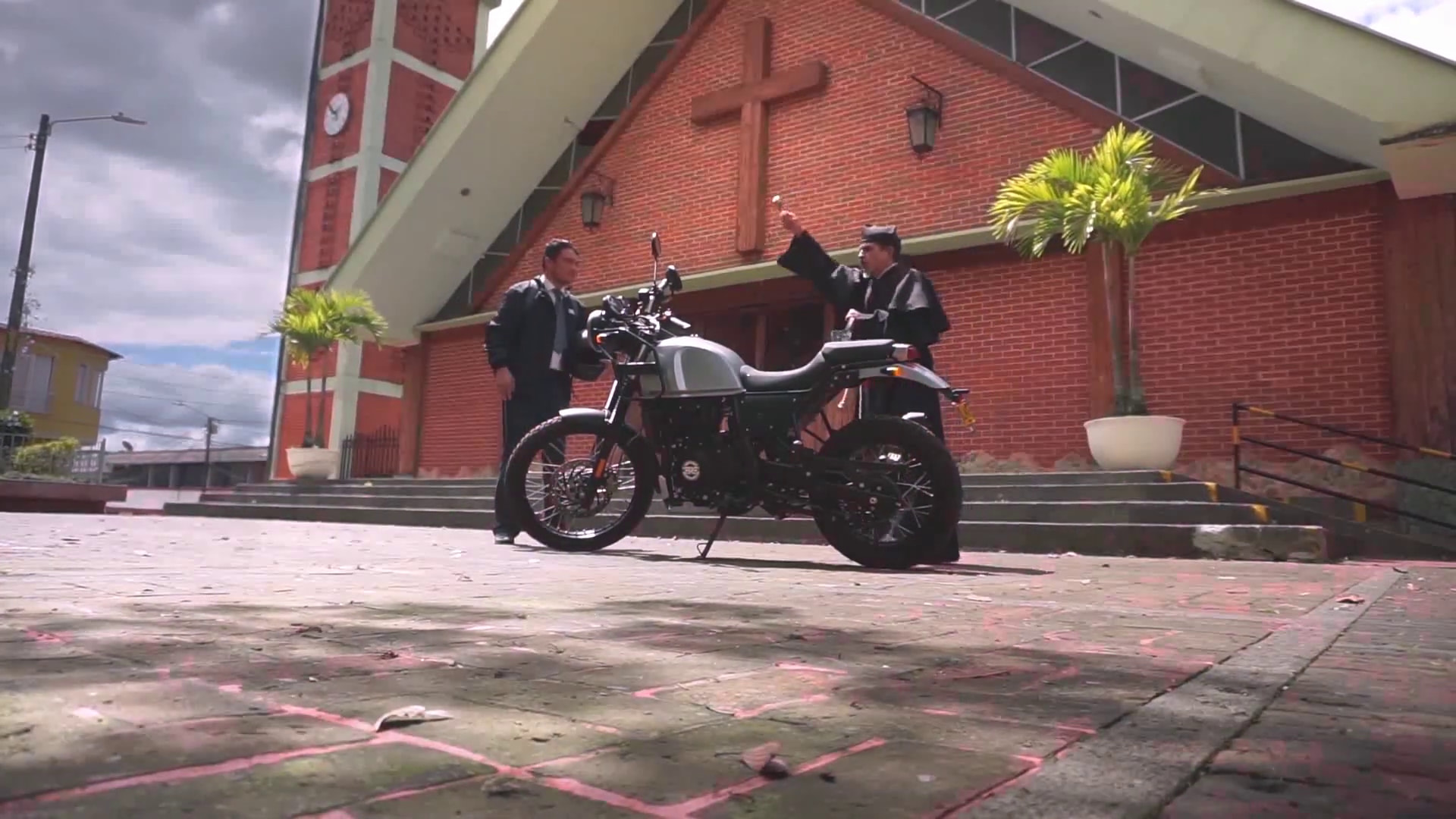 Detrás de cámaras de la filmación con teléfonos móviles en La Moto